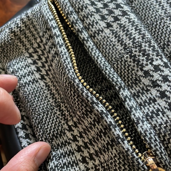 Guess convertible mini backpack crossbody - Picture 8 of 13